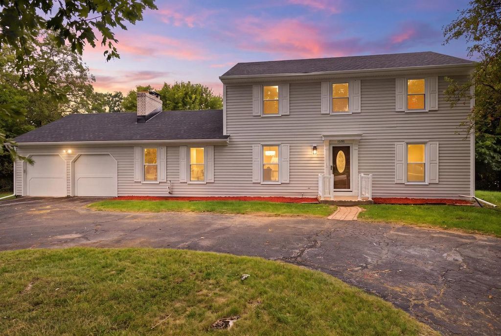 21195 Bramblewood TRAIL, Brookfield, WI 53045