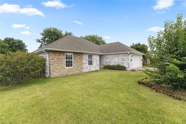 1320 Pinot, Centerton, AR 72719