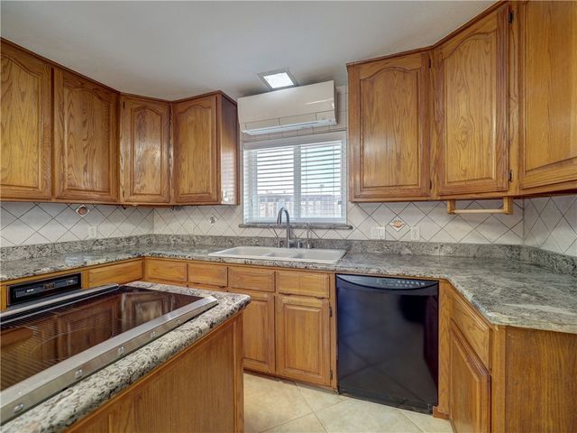 15317 Caravel Dr, Corpus Christi, TX 78418
