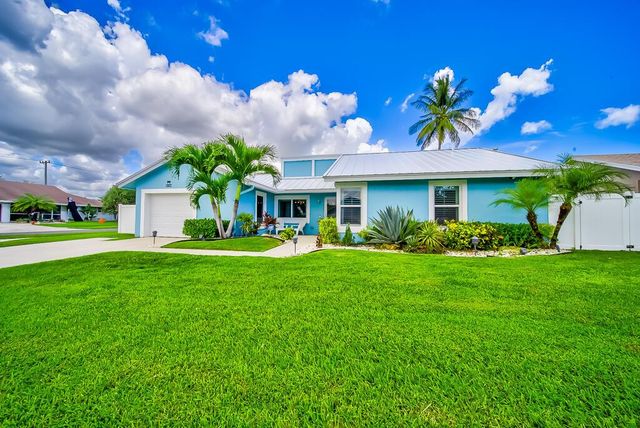 841 NW 8th Way, Boynton Beach, FL 33426
