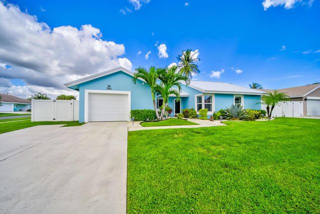 841 NW 8th Way, Boynton Beach, FL 33426