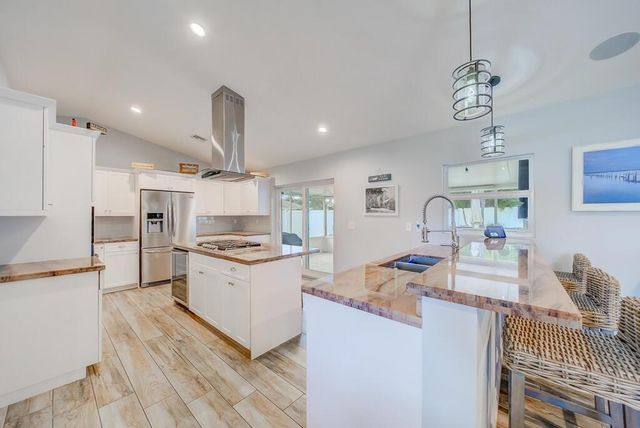 841 NW 8th Way, Boynton Beach, FL 33426