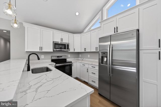 600 HIGHRIDGE RD, Front Royal, VA 22630