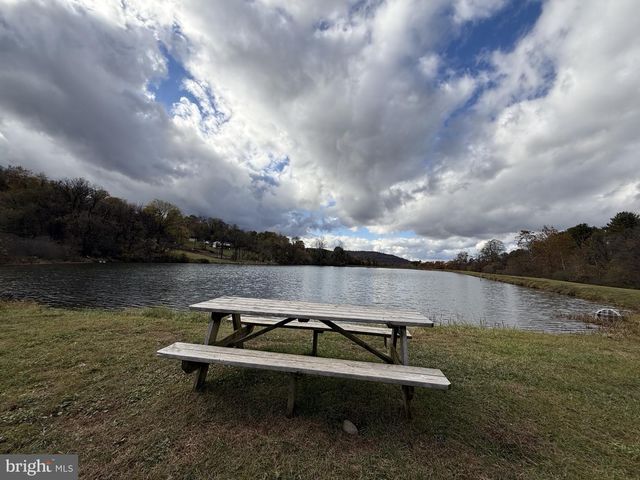 600 HIGHRIDGE RD, Front Royal, VA 22630