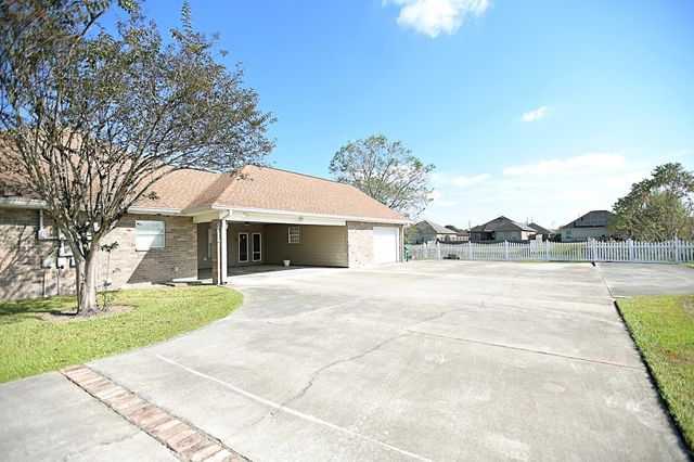 1403 East Camellia Drive, Thibodaux, LA 70301