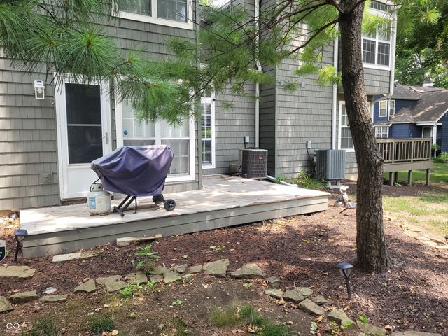 7811 Harbour Isle 42, Indianapolis, IN 46240