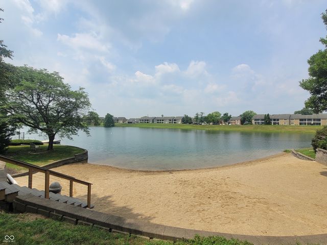 7811 Harbour Isle 42, Indianapolis, IN 46240