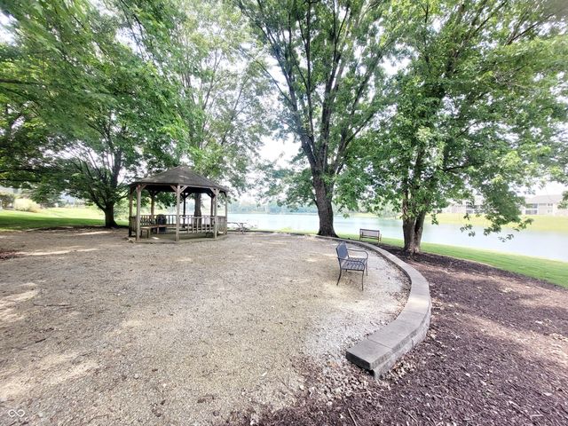 7811 Harbour Isle 42, Indianapolis, IN 46240