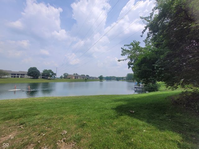 7811 Harbour Isle 42, Indianapolis, IN 46240