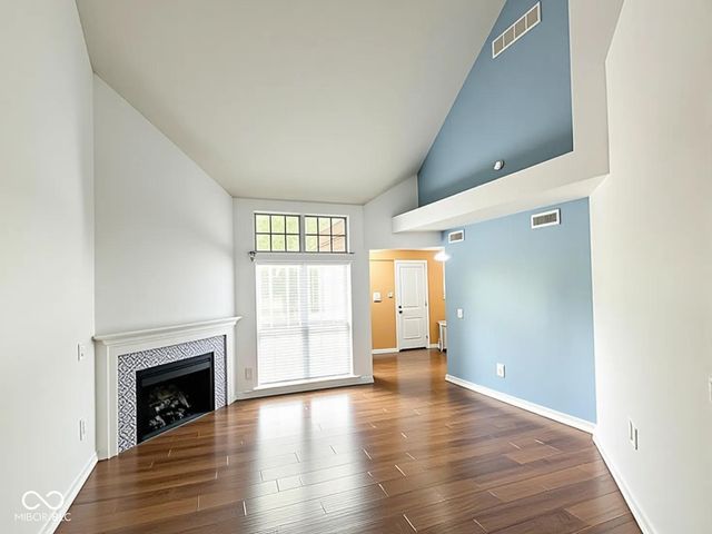 7811 Harbour Isle 42, Indianapolis, IN 46240
