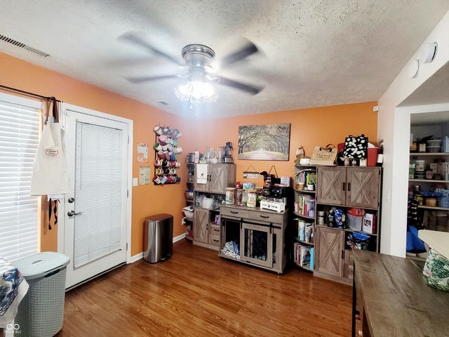 7811 Harbour Isle 42, Indianapolis, IN 46240