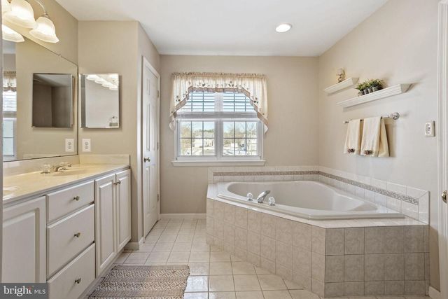 5 EXETER PL, Cinnaminson, NJ 08077