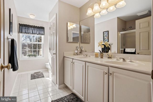 5 EXETER PL, Cinnaminson, NJ 08077