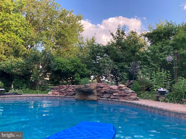 5 EXETER PL, Cinnaminson, NJ 08077