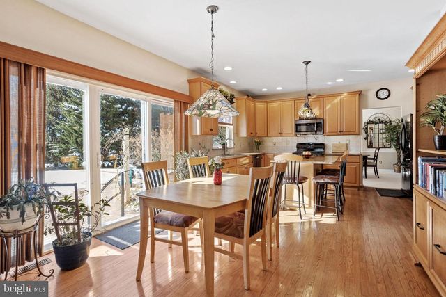 5 EXETER PL, Cinnaminson, NJ 08077