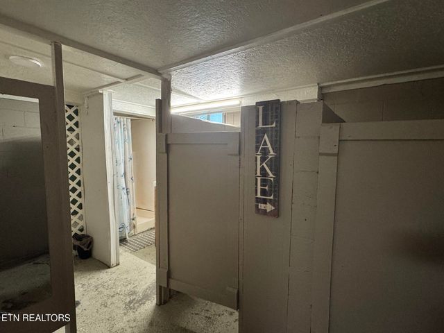 111 Stone St, Crossville, TN 38572