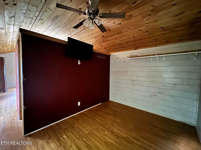 111 Stone St, Crossville, TN 38572