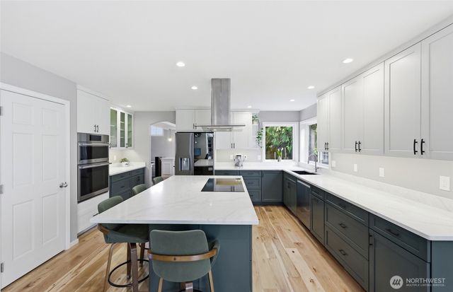 9604 215th Avenue NE, Redmond, WA 98053