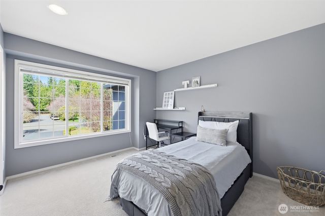 9604 215th Avenue NE, Redmond, WA 98053