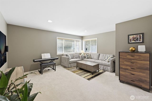 9604 215th Avenue NE, Redmond, WA 98053