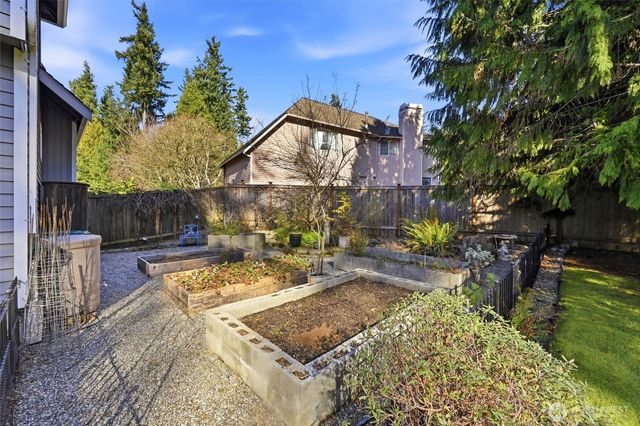 9604 215th Avenue NE, Redmond, WA 98053