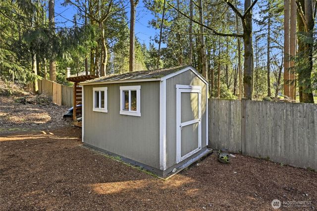 9604 215th Avenue NE, Redmond, WA 98053