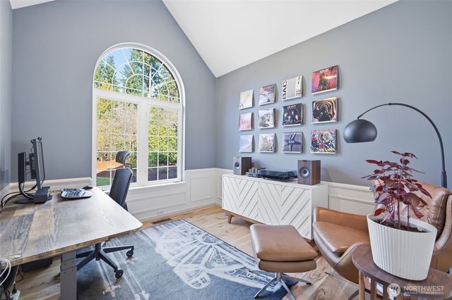 9604 215th Avenue NE, Redmond, WA 98053