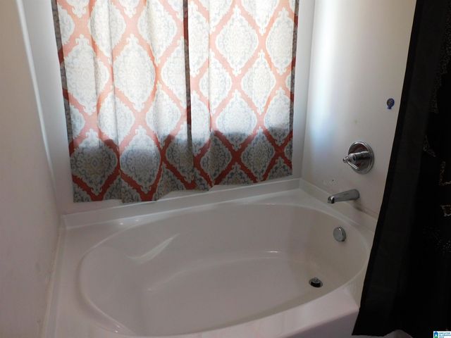 5702 CEDAR CREEK PARK DRIVE, Bessemer, AL 35022