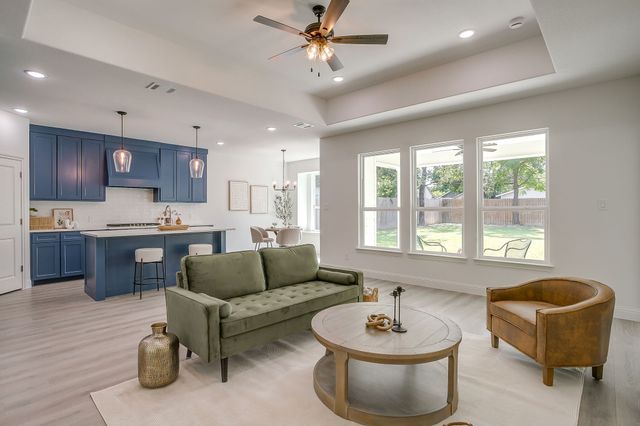 2613 Chestnut Avenue, Fort Worth, TX 76164