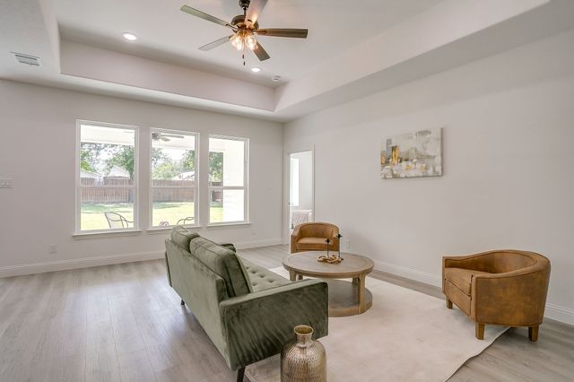 2613 Chestnut Avenue, Fort Worth, TX 76164