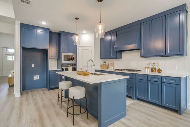 2613 Chestnut Avenue, Fort Worth, TX 76164