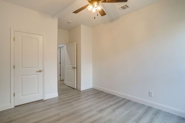 2613 Chestnut Avenue, Fort Worth, TX 76164