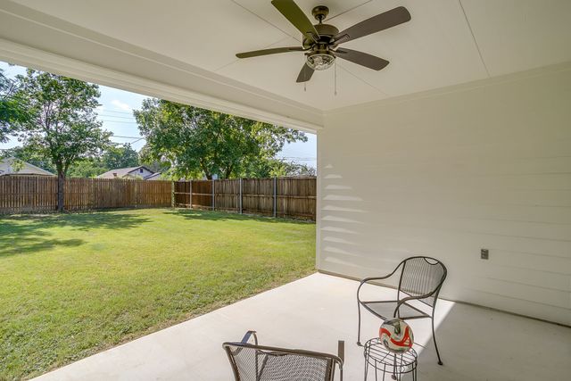 2613 Chestnut Avenue, Fort Worth, TX 76164