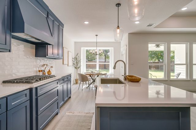 2613 Chestnut Avenue, Fort Worth, TX 76164