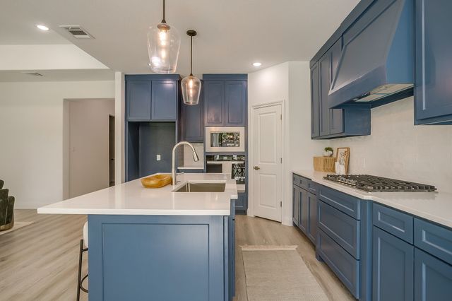 2613 Chestnut Avenue, Fort Worth, TX 76164
