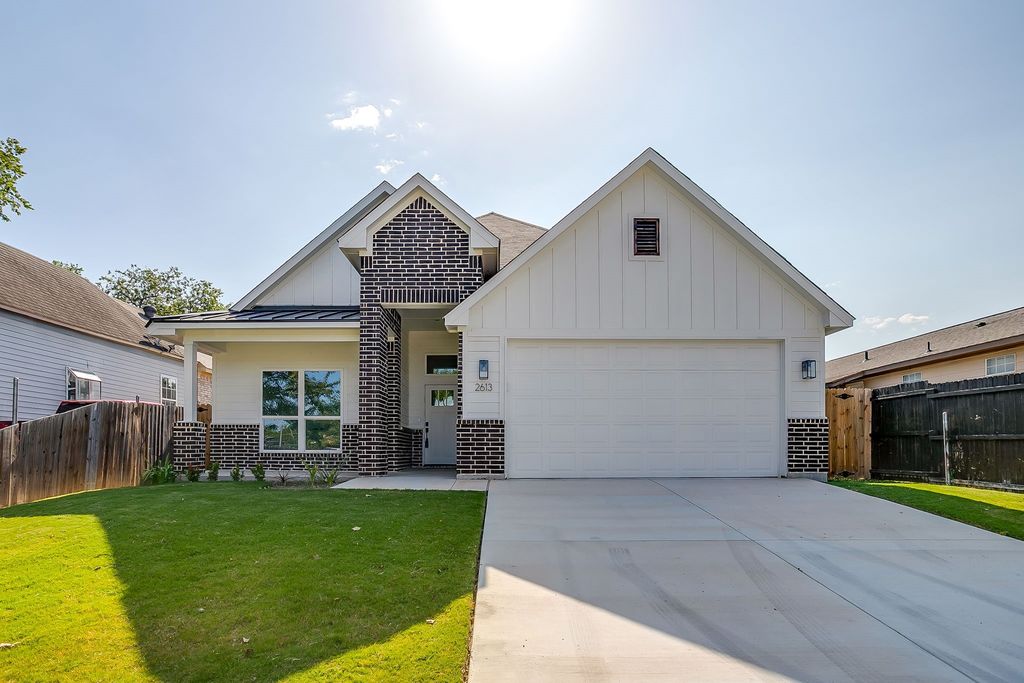 2613 Chestnut Avenue, Fort Worth, TX 76164