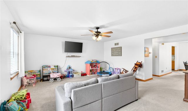 431 Linda Ln, Chartiers, PA 15342