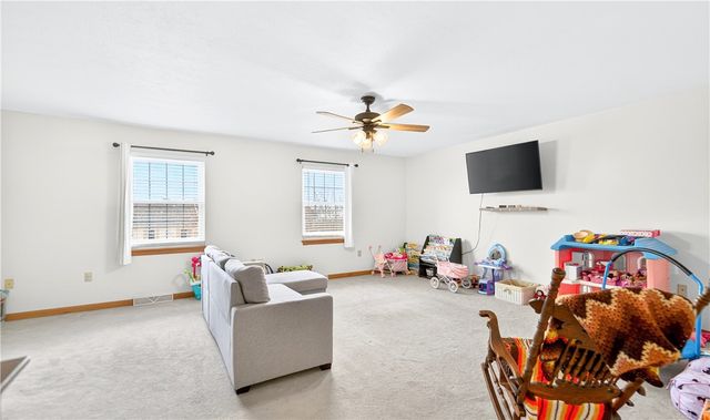 431 Linda Ln, Chartiers, PA 15342