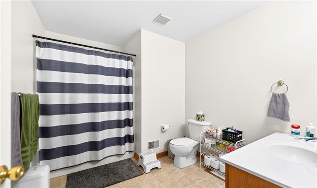 431 Linda Ln, Chartiers, PA 15342