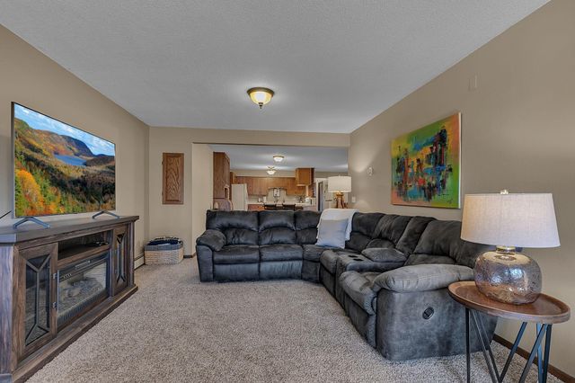 605 Chinook Avenue SW, Avon, MN 56310