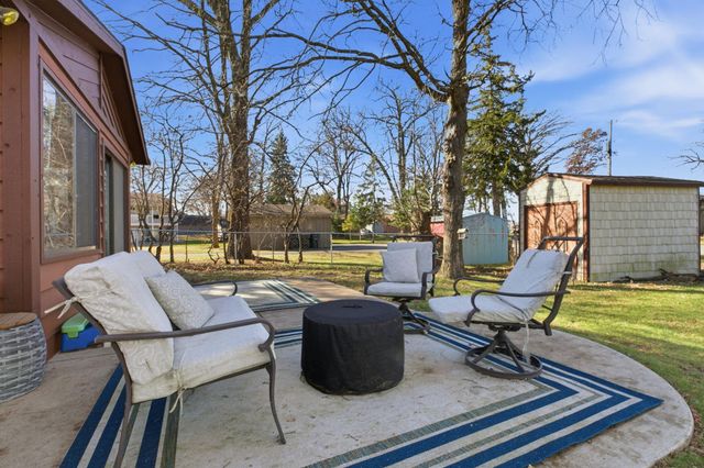 605 Chinook Avenue SW, Avon, MN 56310