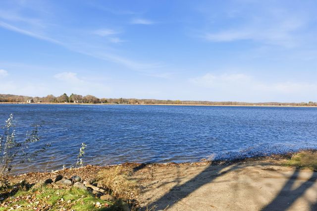 605 Chinook Avenue SW, Avon, MN 56310