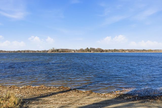 605 Chinook Avenue SW, Avon, MN 56310