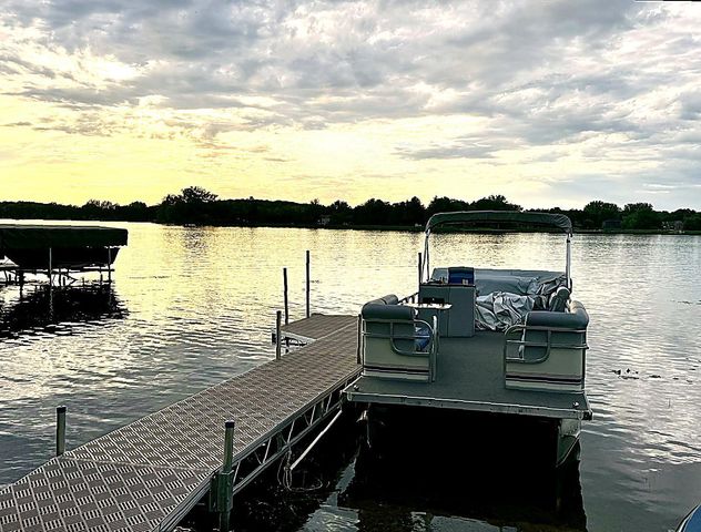 605 Chinook Avenue SW, Avon, MN 56310