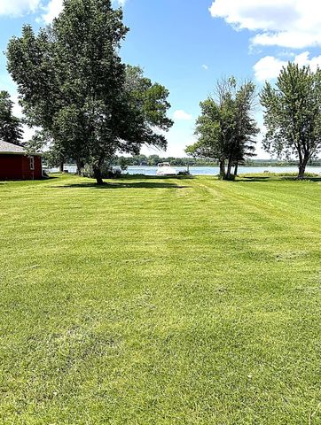 605 Chinook Avenue SW, Avon, MN 56310