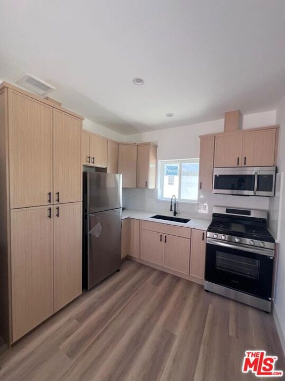 7669 Beeman Avenue, North Hollywood (los Angeles), CA 91605