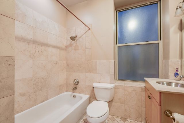 1508 W Cortez Street 2, Chicago, IL 60642