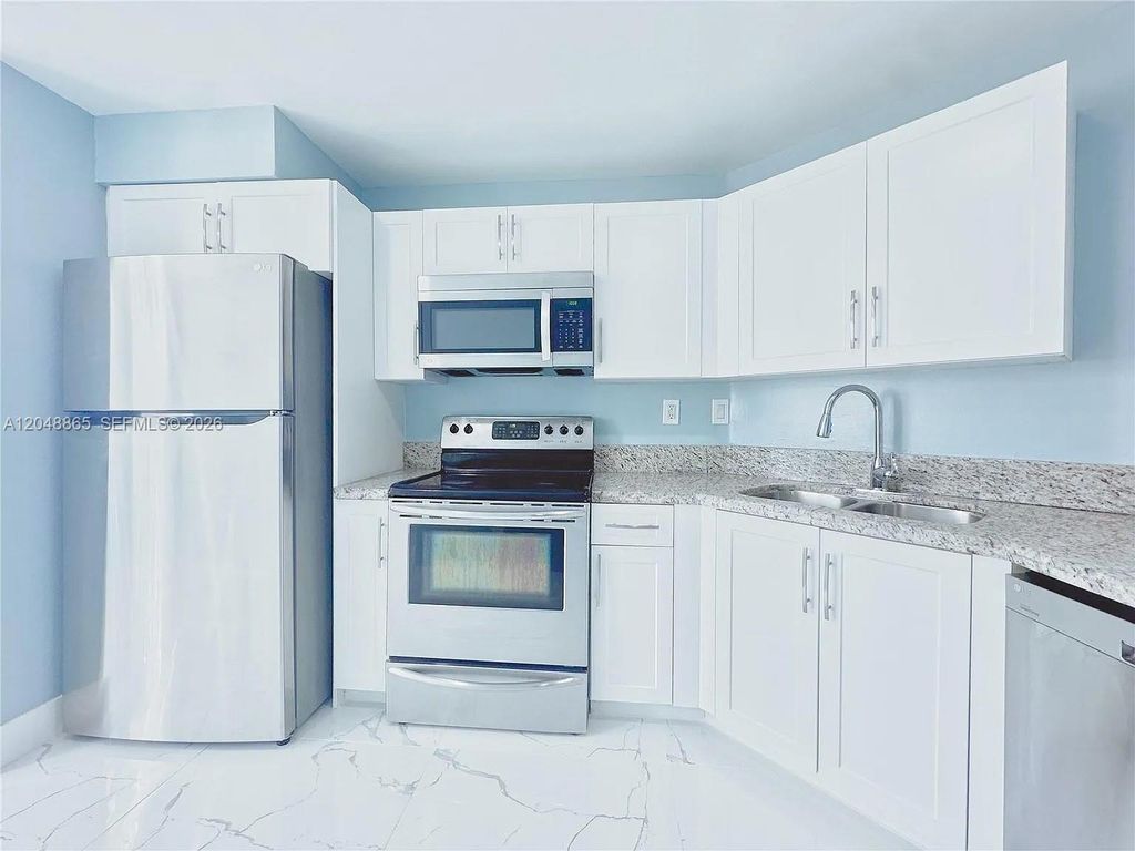 10014 Hammocks Boulevard 2014, Miami, FL 33196