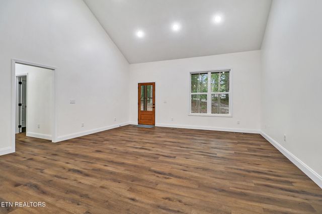 108 Shotgun Annie Rd, Jamestown, TN 38556