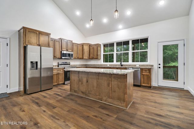 108 Shotgun Annie Rd, Jamestown, TN 38556